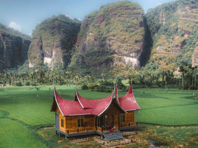 Lembah Harau, Daya tarik ‘Desa Konoha’ Versus Indonesia